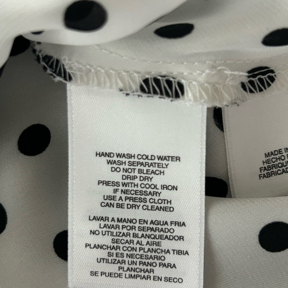 Nine West Sleeveless Black and White Polka Dot Blouse🎀 - Picture 4 of 7
